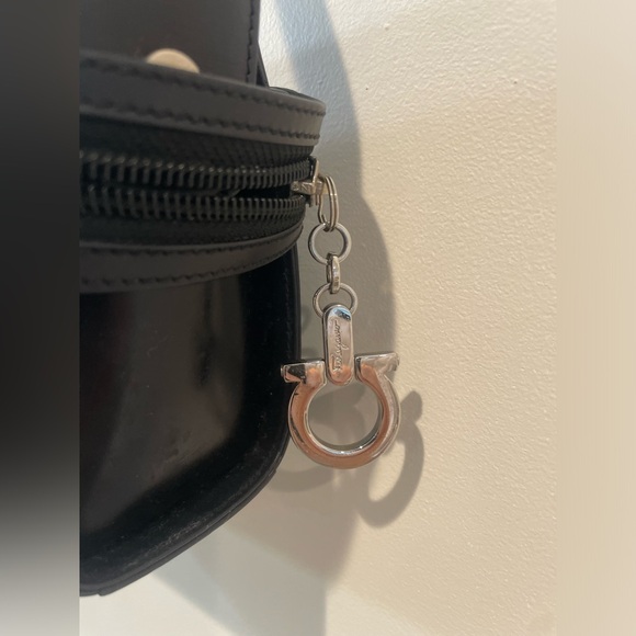 Ferragamo Vintage Y2K Rectangular Black Leather Trim Shoulder Bag - Picture 5 of 14